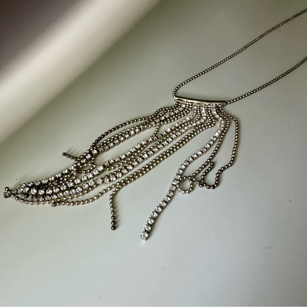 Art Deco Falling Pointed Silver-Tone w Metal & Rhinestone Flapper Necklace - Picture 2 of 9